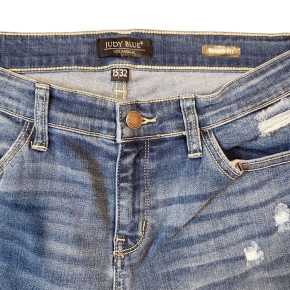 Judy Blue Distressed Skinny Fit With Camo Patches 15/32 - Picture 5 of 7